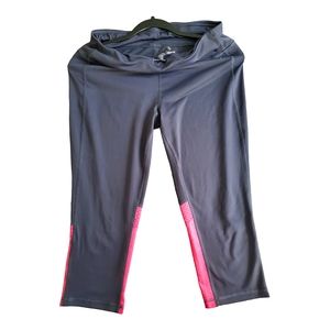 Danskin Now Ditted Dri Capri Leggings Gray Size M